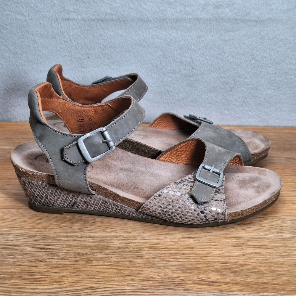 Taos Truly Women's 8.5 EU 39 Strappy Wedge Sandals Taupe Snakeskin Leather